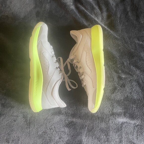 Gently Used Lululemon Strongfeel Training Shoes Vapor/Faded Zap Size 8 - Picture 4 of 5